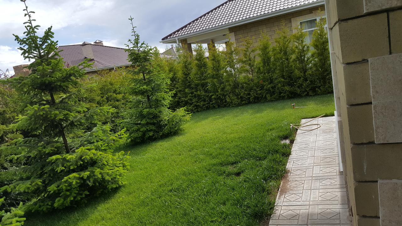 Karven Four Seasons Hotel Chon-Sary-Oy Екстериор снимка